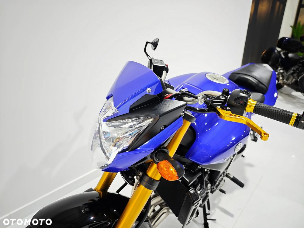 Yamaha FZ - 11