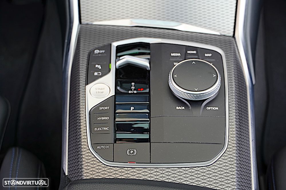 BMW 330 e Pack Desportivo M Auto - 31