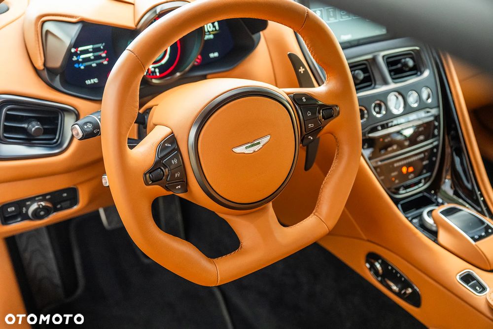 Aston Martin DBS - 30