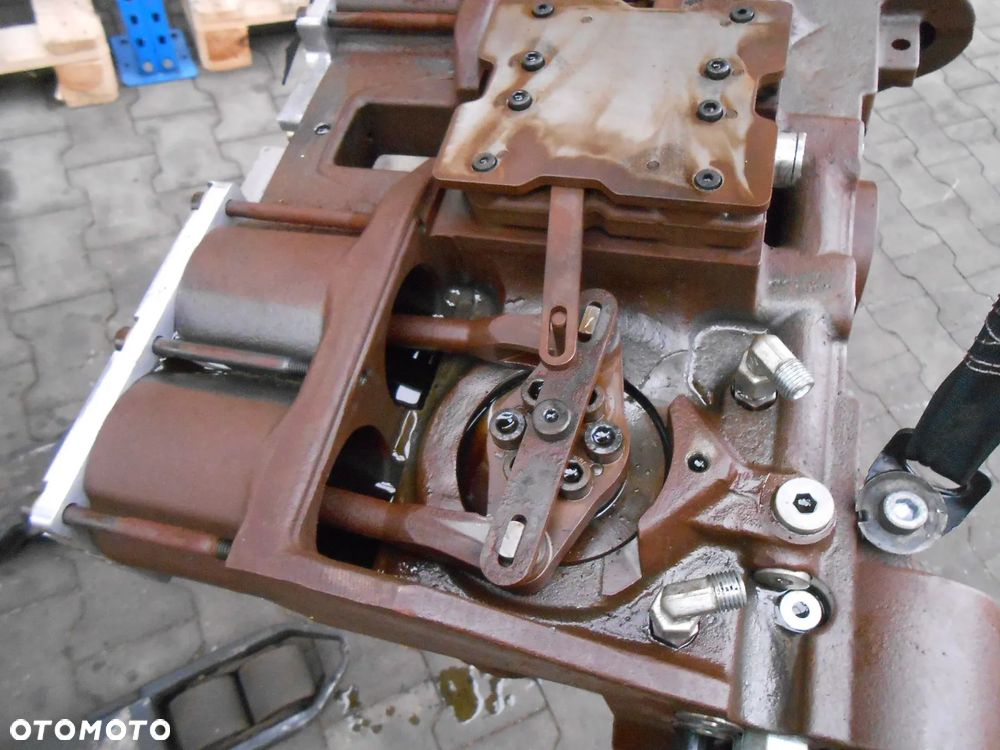 Przekładnia hydrauliczna skrzyni biegów C-Matic Claas Arion 650 - 2