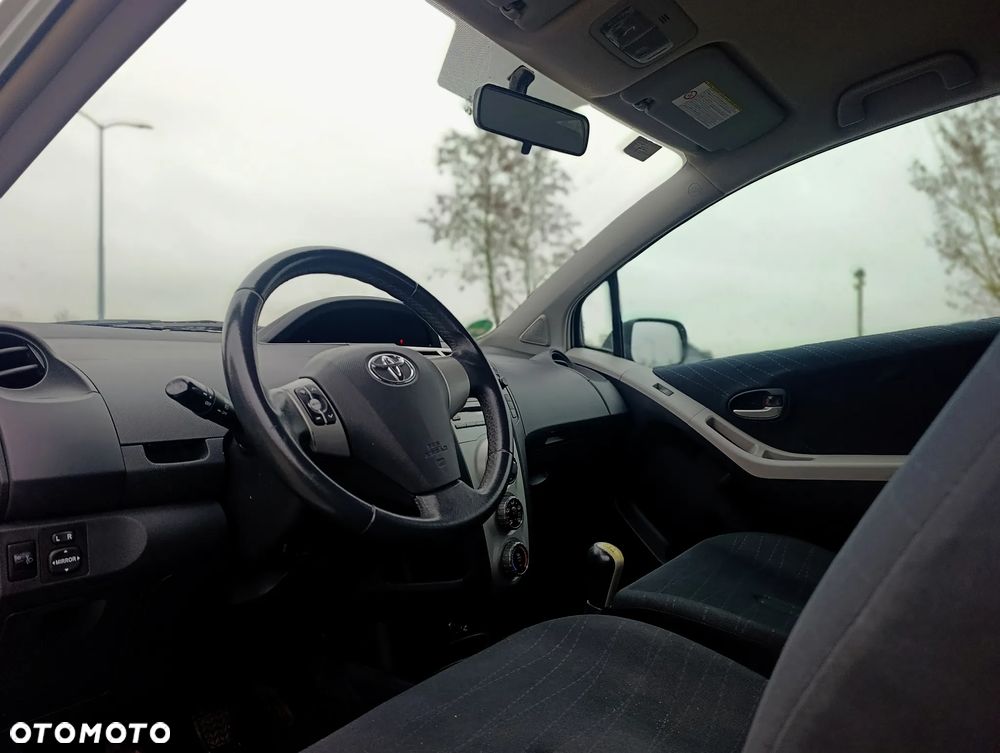 Toyota Yaris 1.3 VVT-i Team - 7