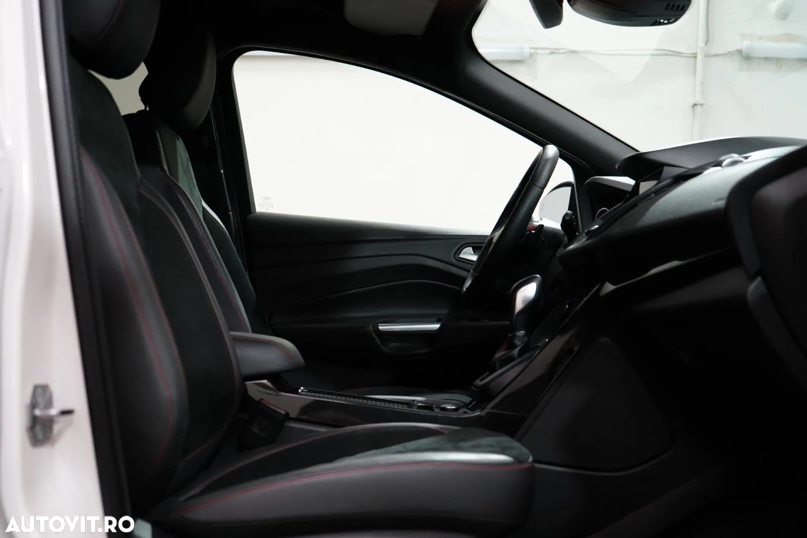 Ford Kuga 1.5 EcoBoost 4x4 Aut. ST-Line - 28