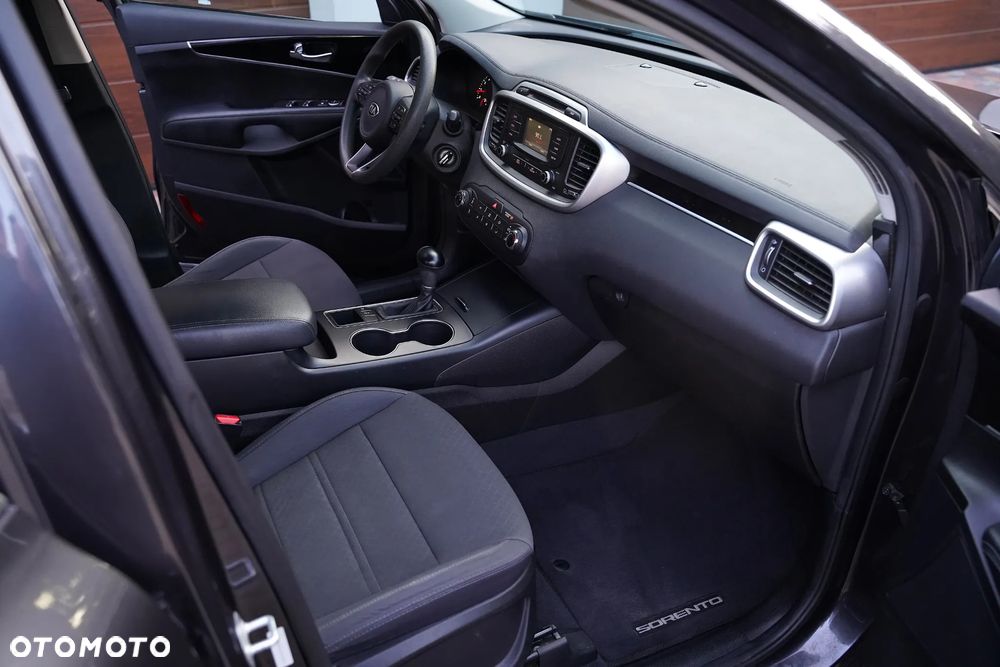 Kia Sorento - 9