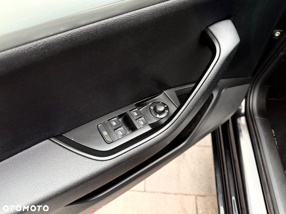 Skoda Superb 2.0 TDI Ambition DSG - 20
