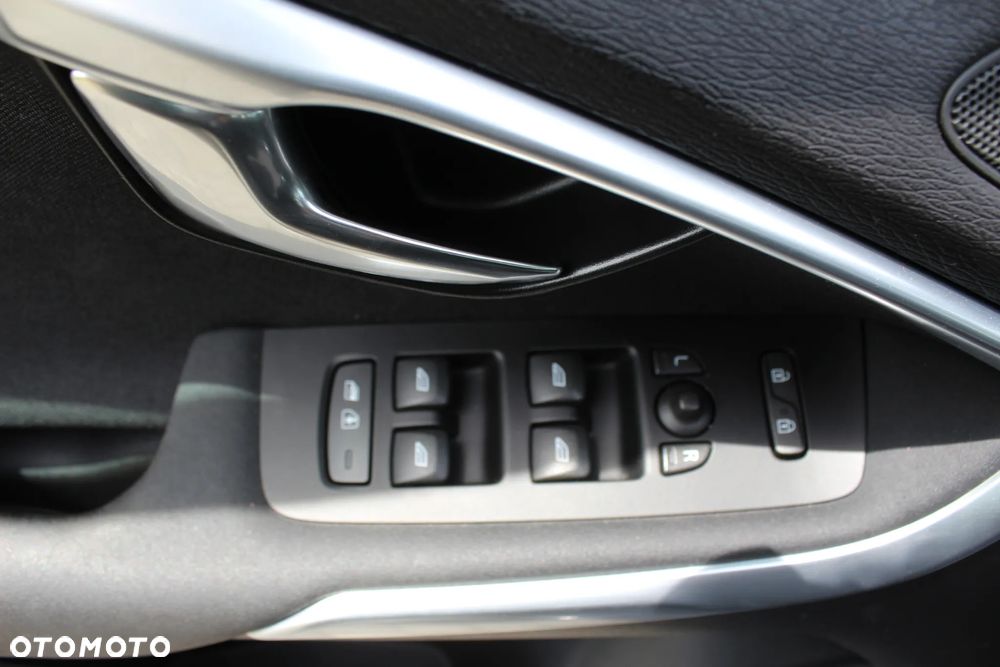 Volvo V40 T2 Summum - 11