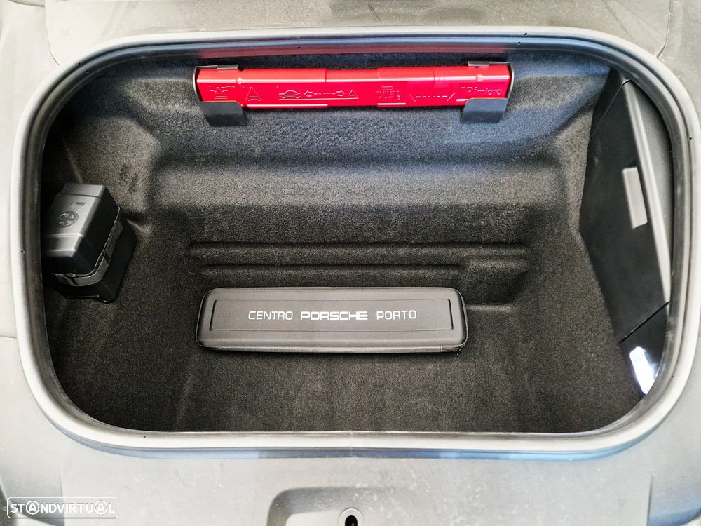 Porsche 911 (992) Carrera - 38