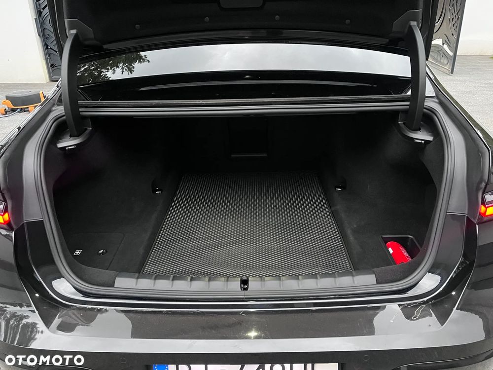 BMW Seria 7 740d xDrive mHEV sport - 34
