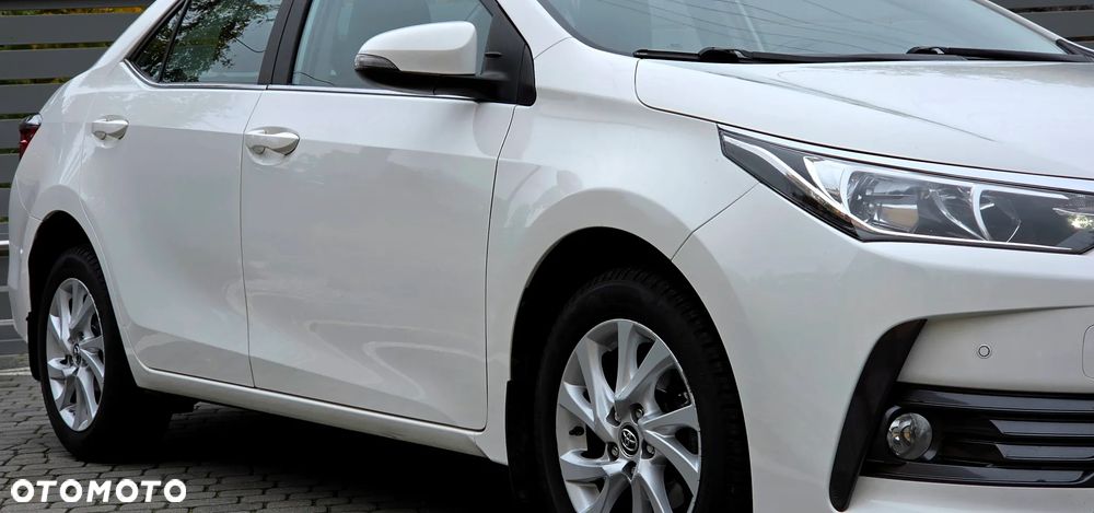 Toyota Corolla 1.6 Premium - 23