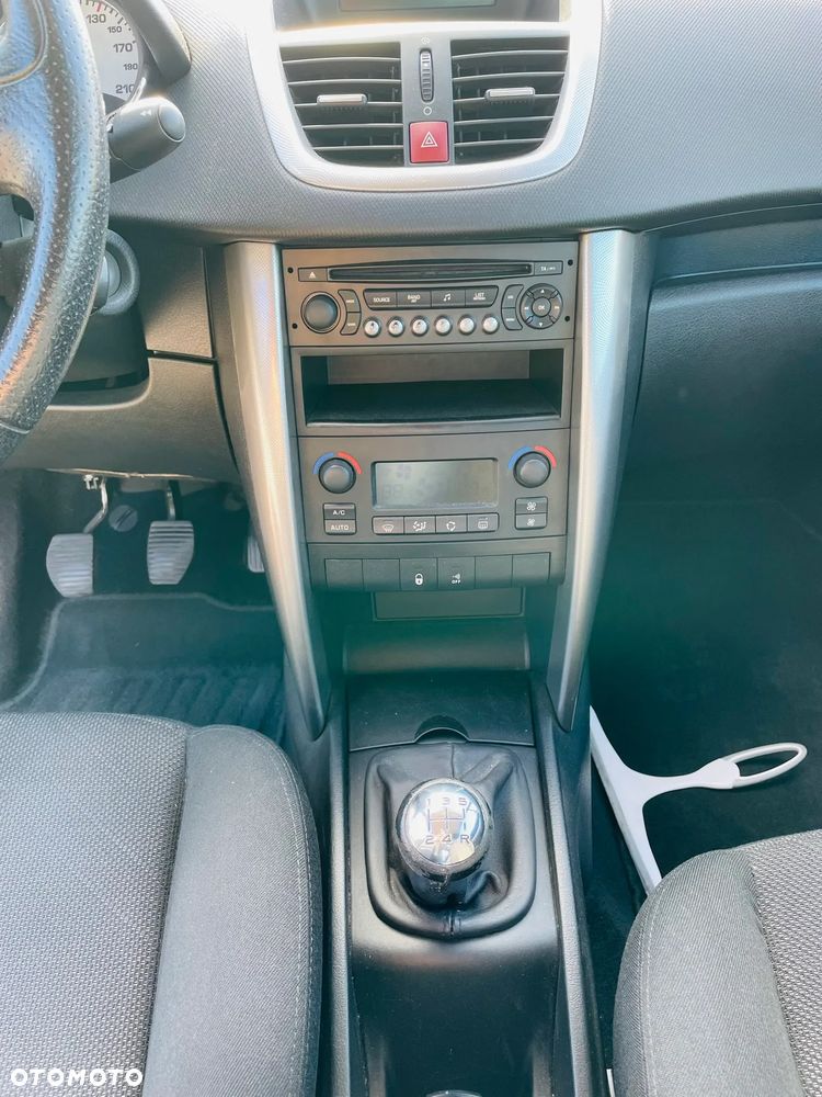 Peugeot 207 - 14