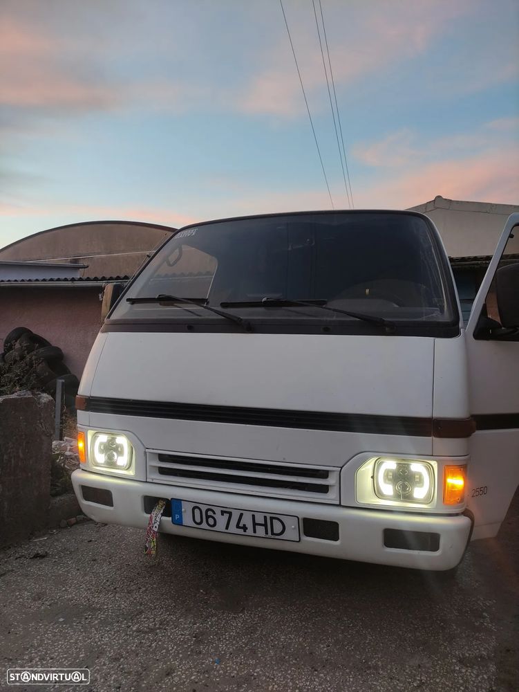 Isuzu Midi - 1