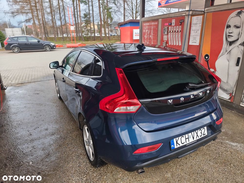 Volvo V40 D4 Momentum - 8