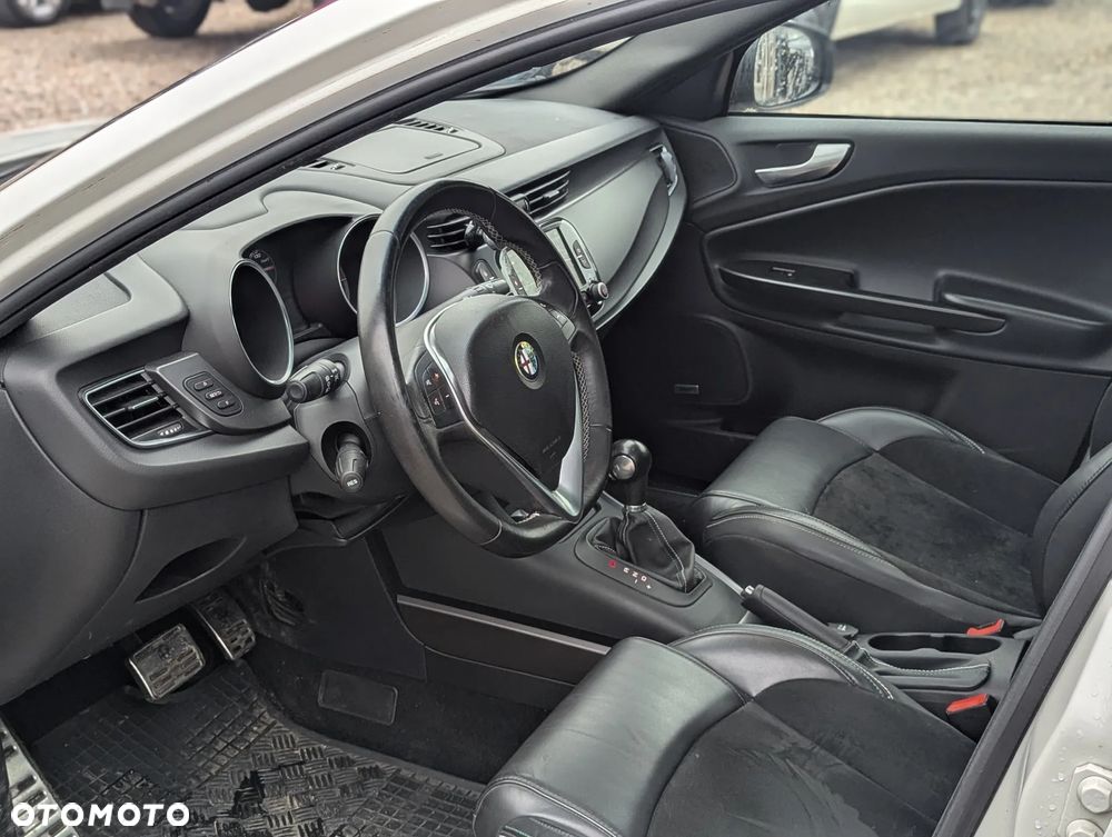 Alfa Romeo Giulietta 1750 TBi QV TCT - 30