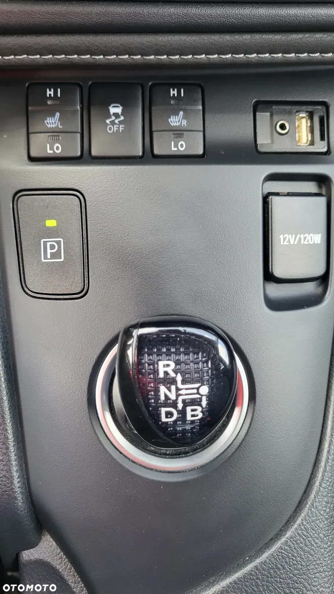 Toyota Auris - 14