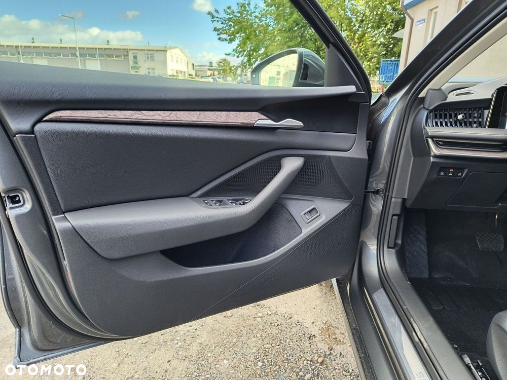 Skoda Superb 2.0 TDI SCR 4x4 L&K DSG - 13