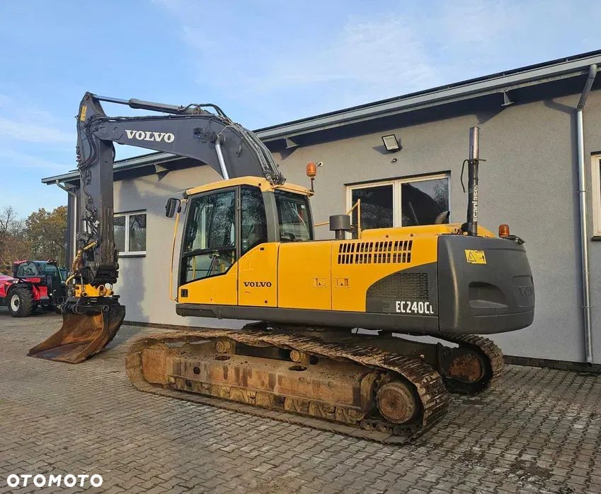 Volvo EC240 CL - 4