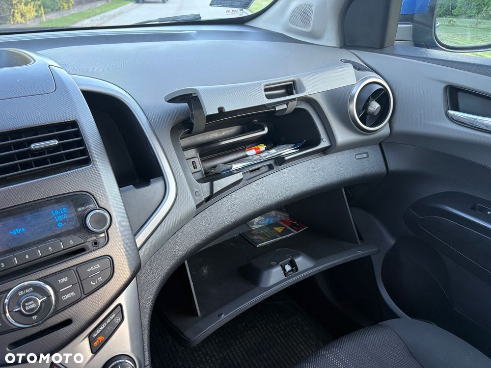 Chevrolet Aveo 1.6 LTZ - 12