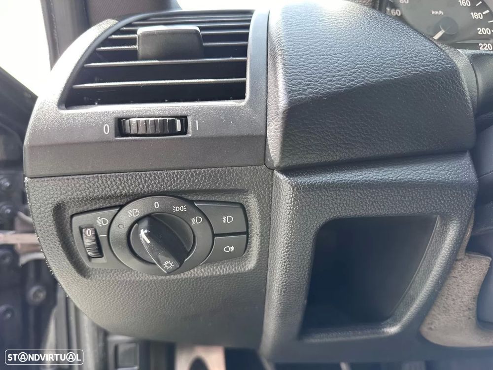 BMW 120 d Limited Edition Lifestyle c/ M Sport Pack - 31