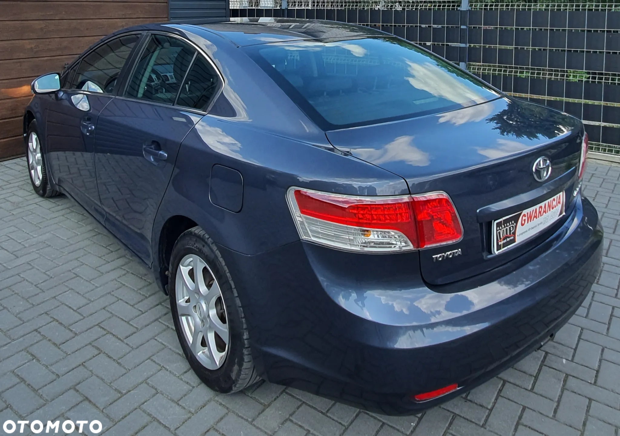 Toyota Avensis 1.8 Sol plus NAVI - 10