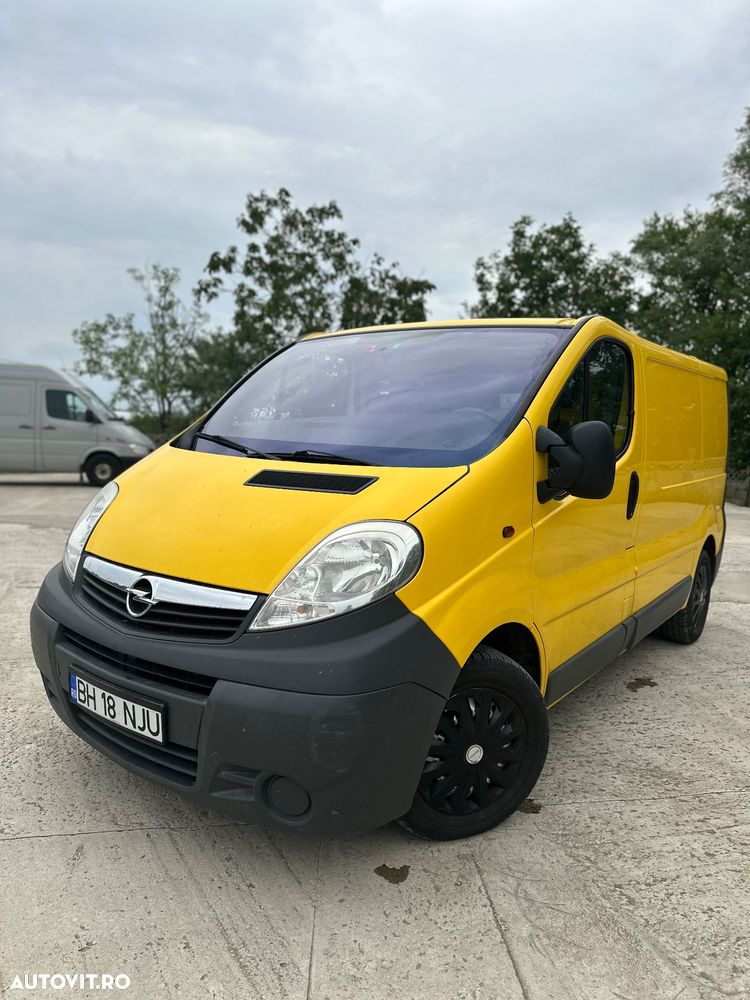 Opel Vivaro - 1