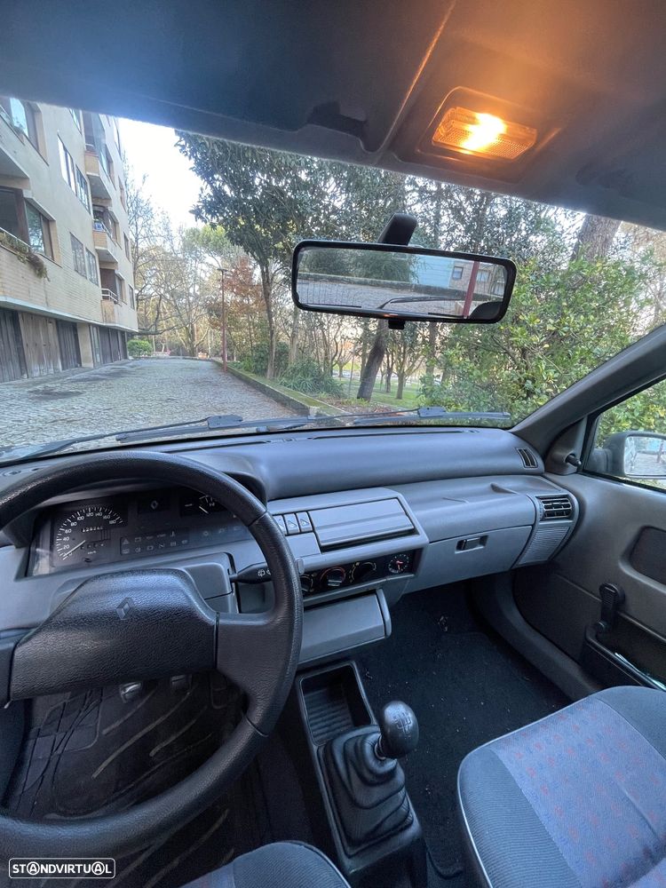 Renault Clio 1.2 RN - 8