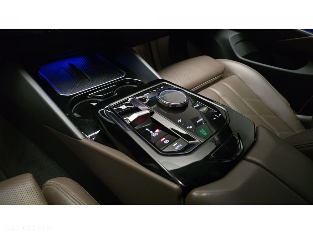 BMW Seria 5 520d xDrive mHEV M Sport - 22