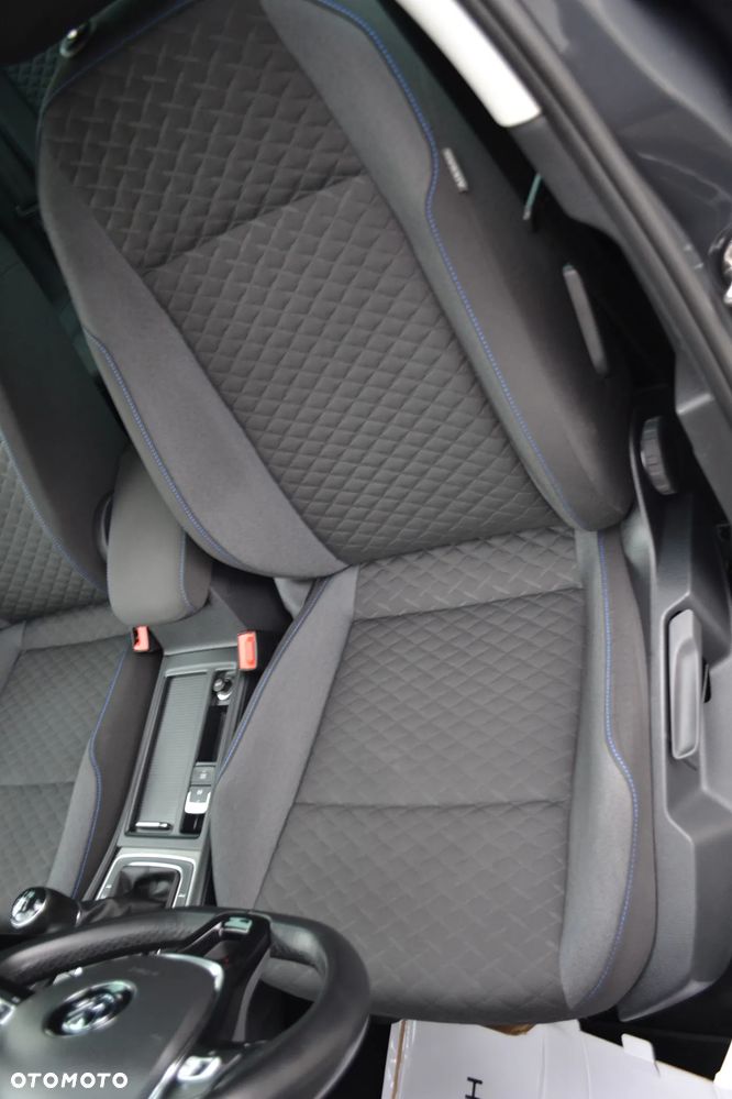 Volkswagen Golf Variant - 17