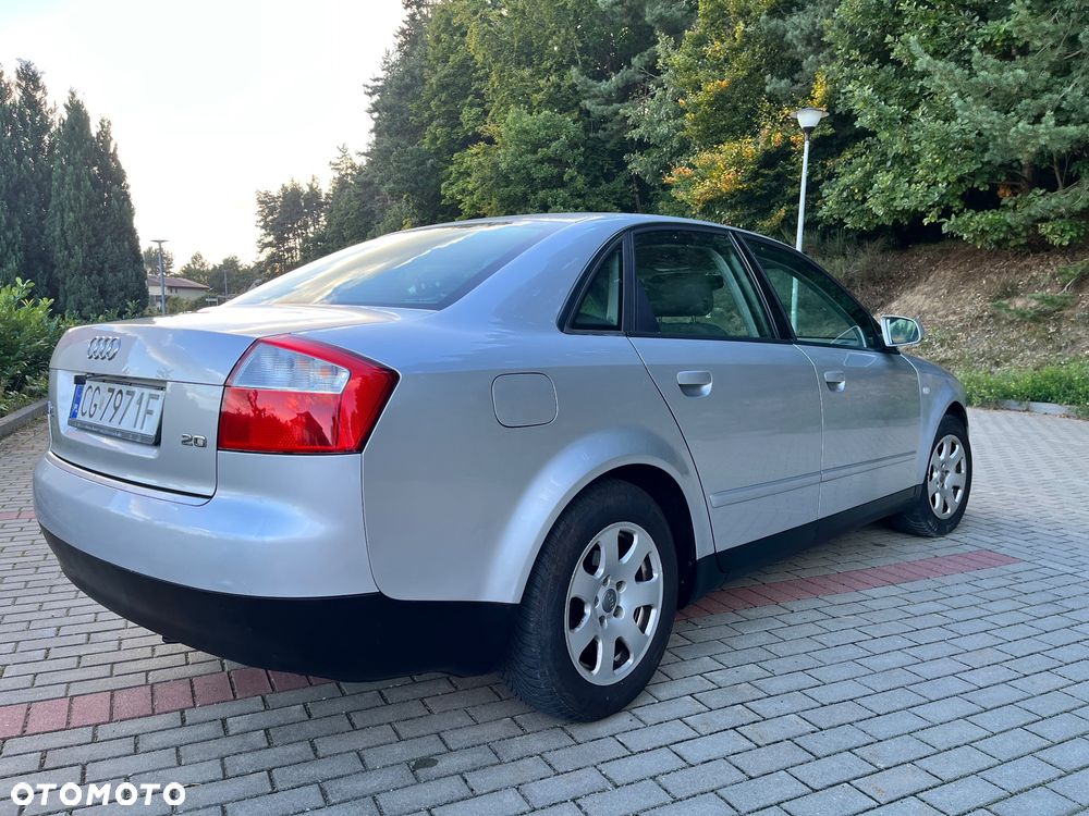 Audi A4 Limousine 2001 photo 4