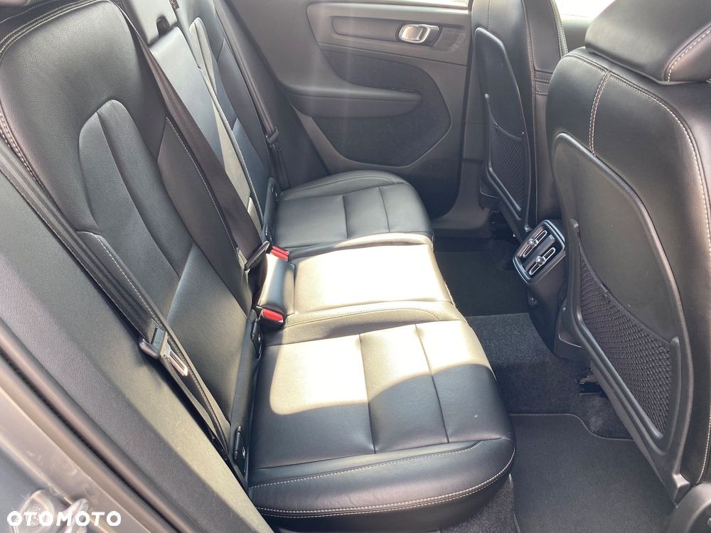 Volvo XC 40 D4 AWD Momentum Pro - 11