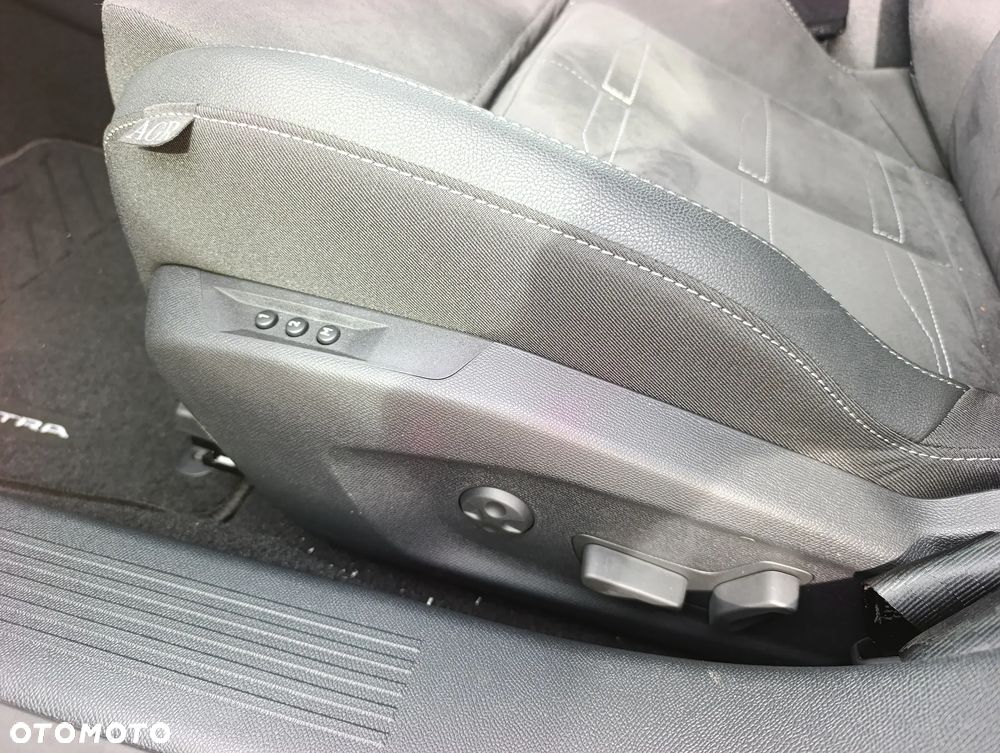 Opel Astra 1.2 Turbo Business Elegance - 21