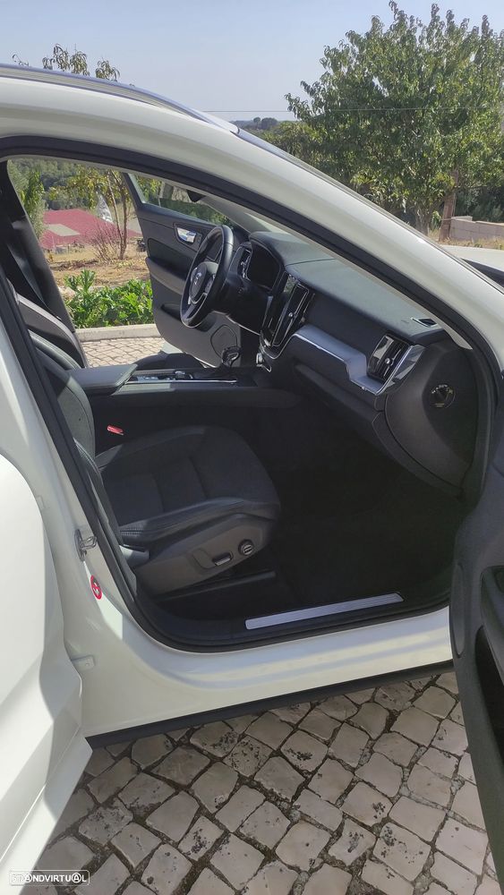 Volvo XC 60 2.0 D4 Momentum Geartronic - 3