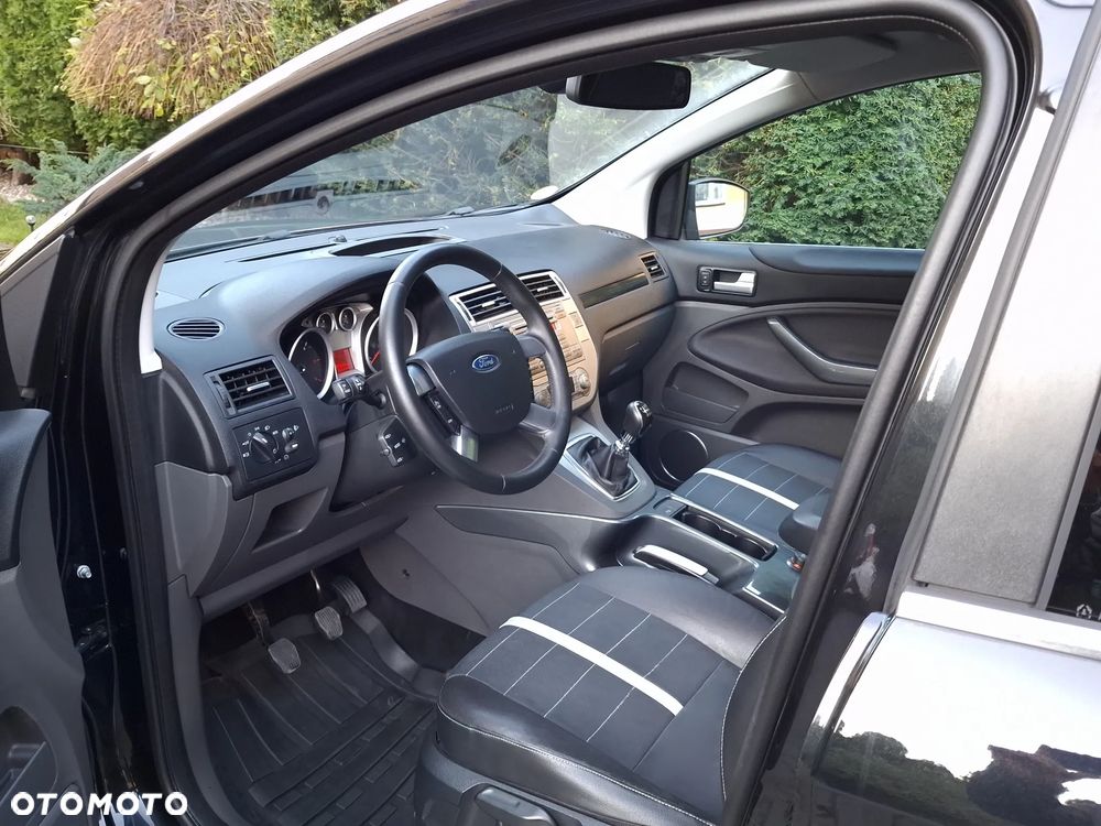 Ford Kuga 2.0 TDCi 2x4 Titanium - 5