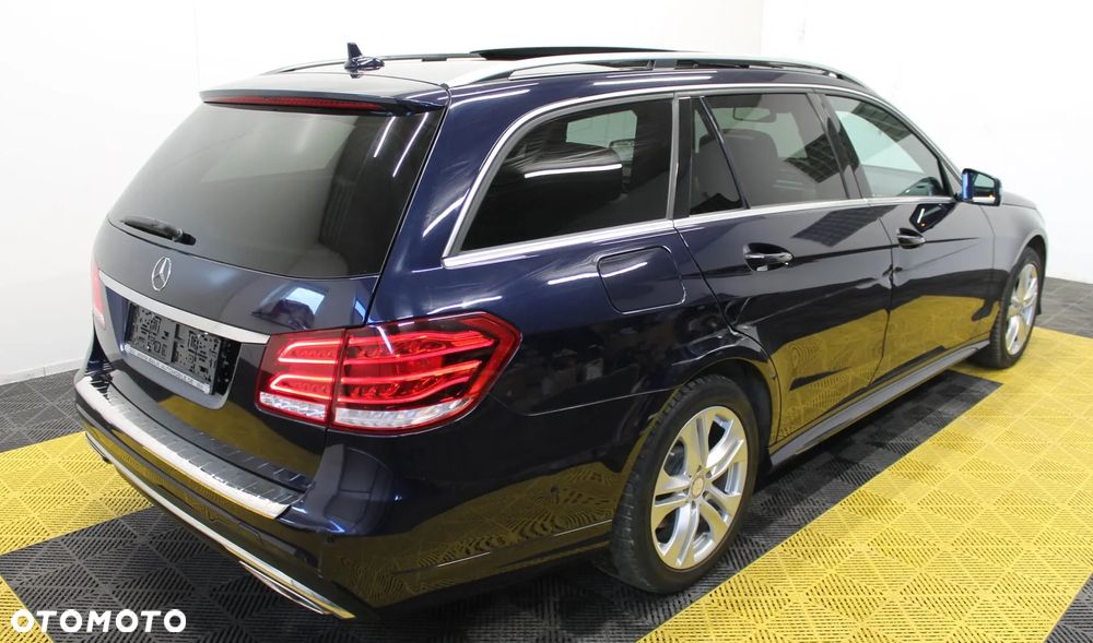 Mercedes-Benz Klasa E 300 T CDI DPF BlueEFFICIENCY 7G-TRONIC Avantgarde - 3
