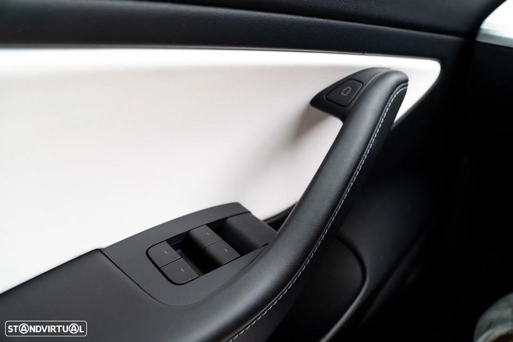 Tesla Model 3 Standard Range Plus RWD - 5