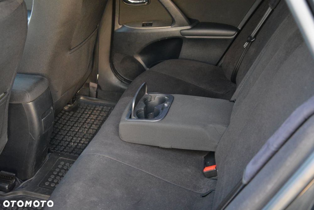 Toyota Avensis 1.8 Sol plus NAVI - 21