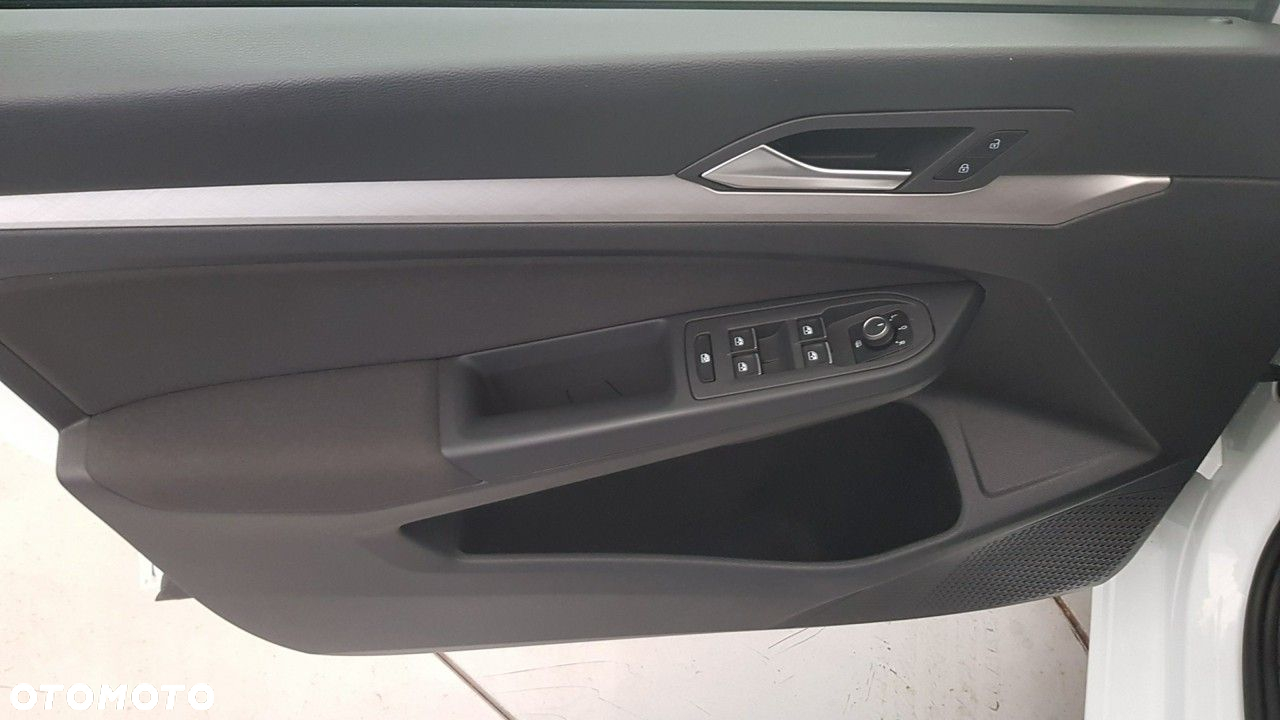 Volkswagen Golf - 24