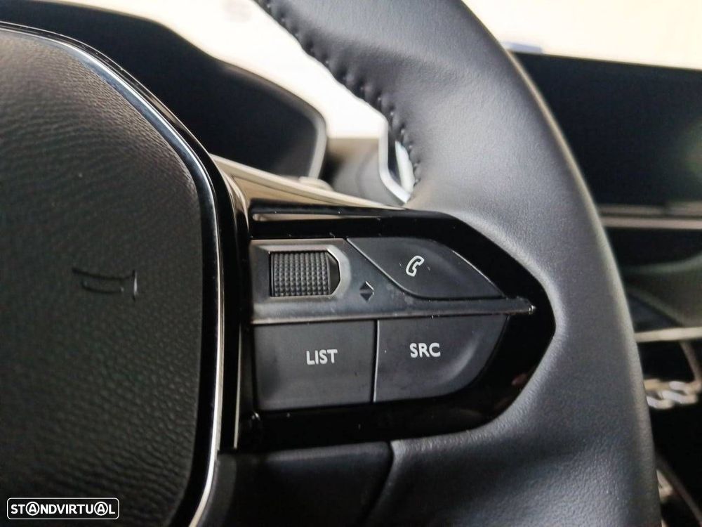 Peugeot 2008 1.2 Hybrid Allure e-DCS6 - 17