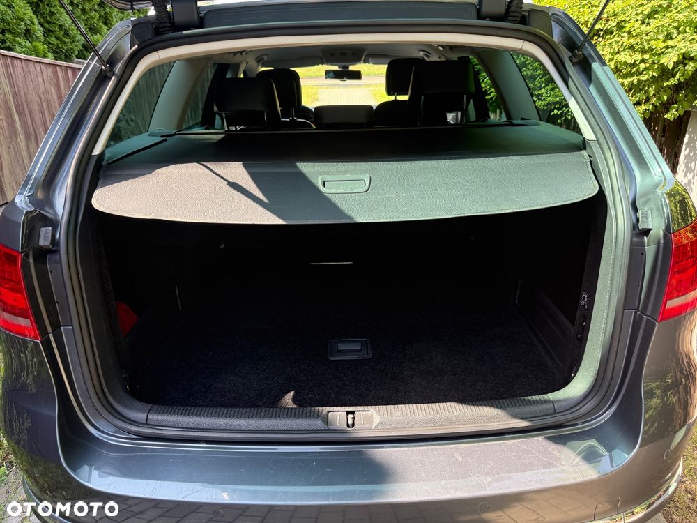 Volkswagen Passat 2.0 TDI DSG BlueMotion Technology R-Line - 23