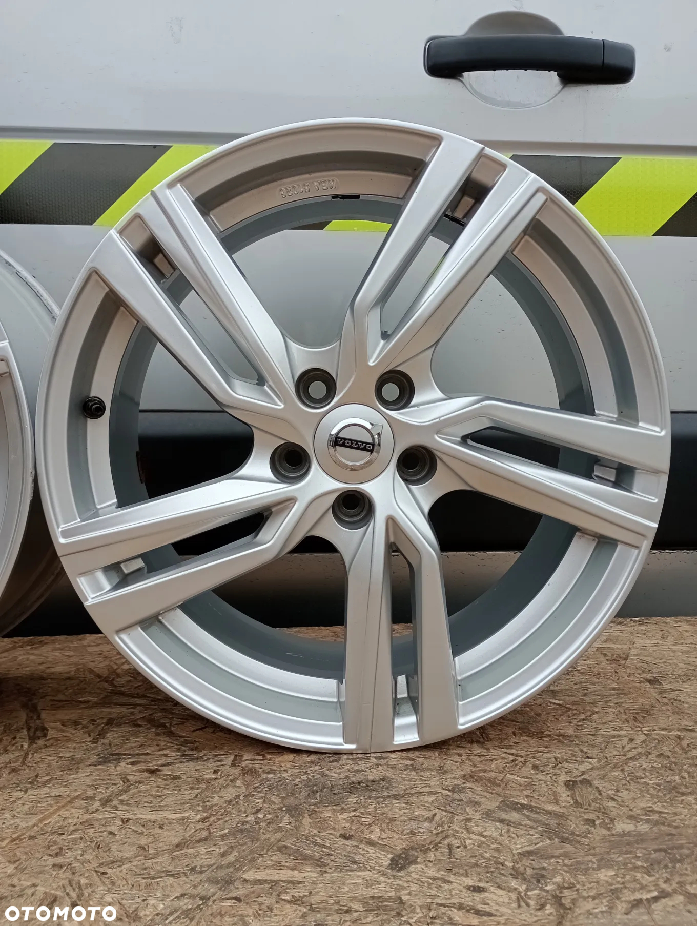 FELGI ALUMINIOWE 5x108 R18 8J ET42,5 63,4 VOLVO C30 C70 EX30 S40 S60 S80 S90 V40 V50 V60 V70 V90 XC40 XC60 XC70 XC90 - 4