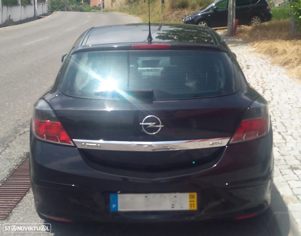 Opel Astra GTC 1.4 - 4