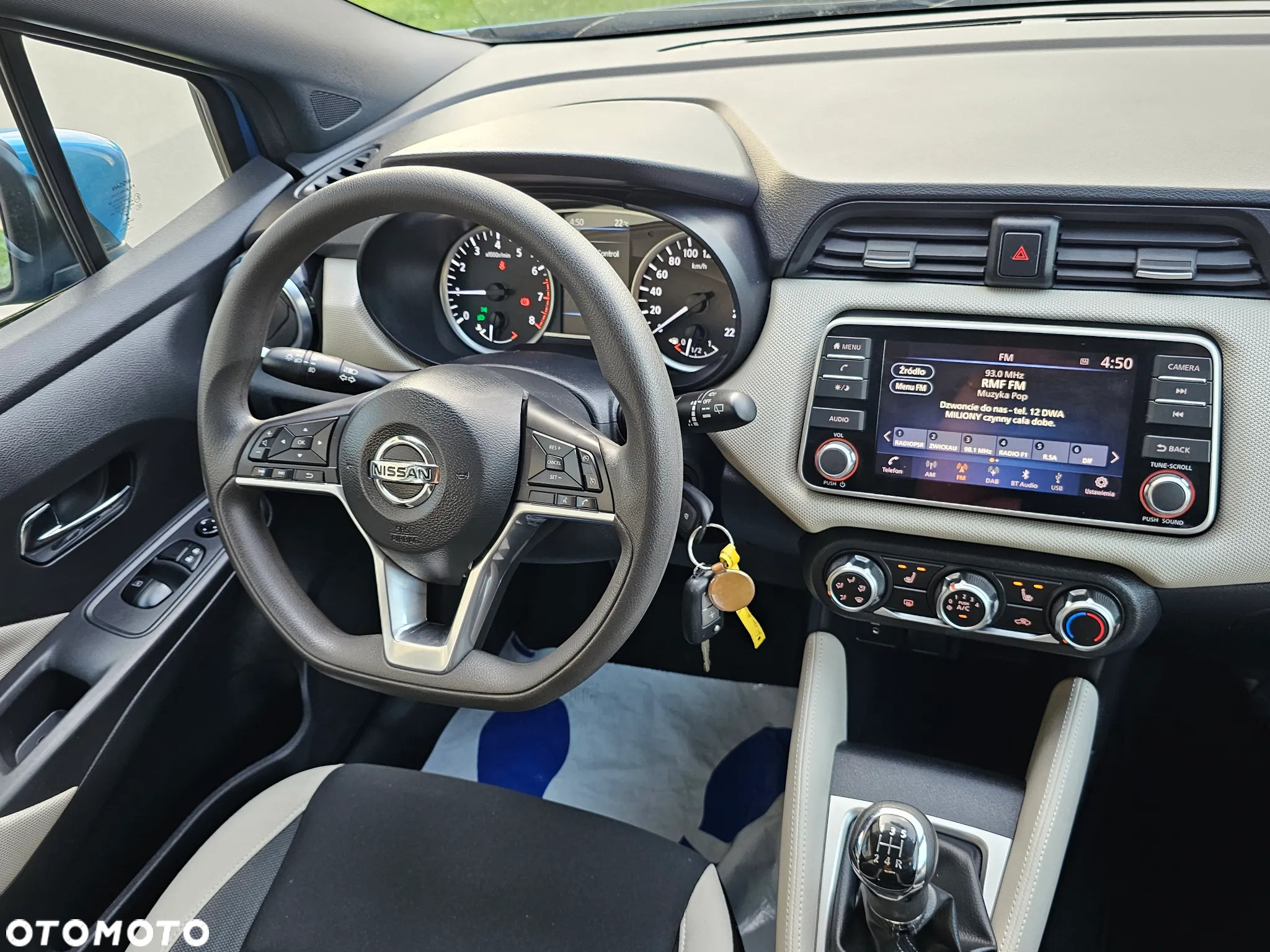 Nissan Micra 1.0 Visia Plus - 32