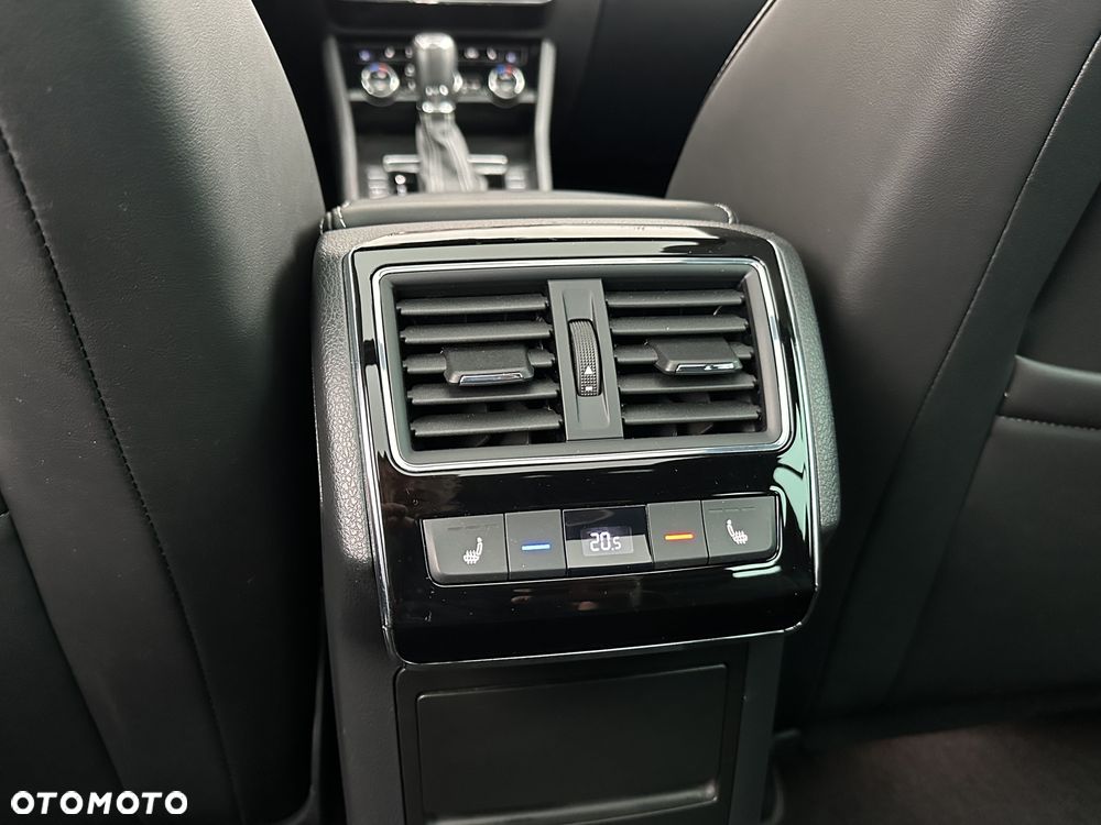 Skoda Superb 2.0 TDI SCR Sportline DSG - 28