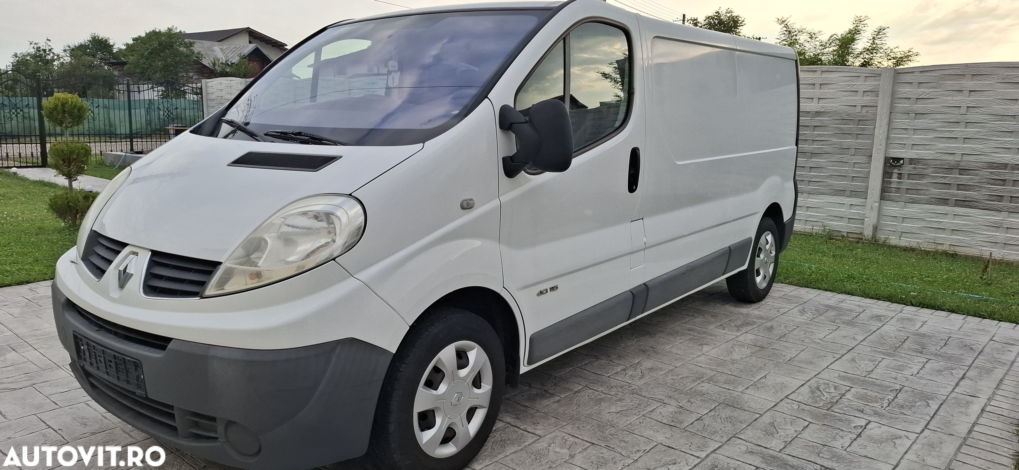 Renault Trafic 2.0 dCi 115 Combi L2H1 - 1