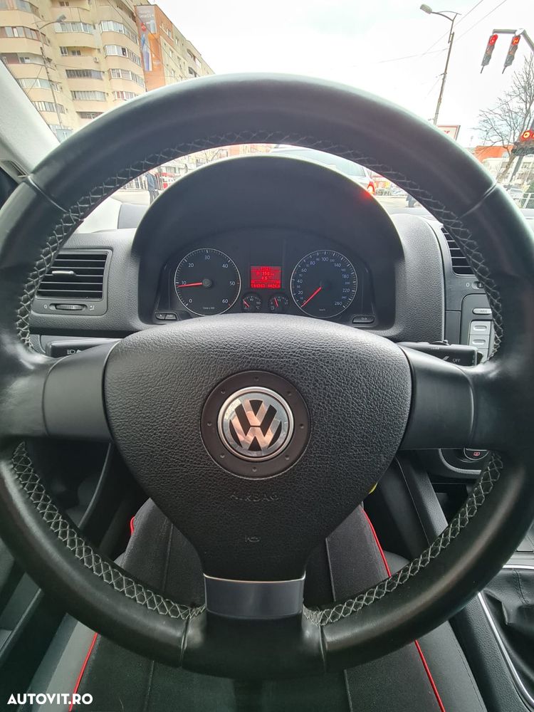 Volkswagen Jetta 1.9 TDI Trendline DPF - 9