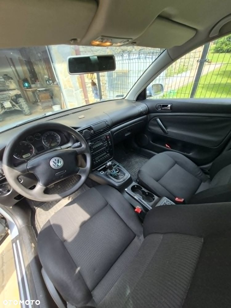 Volkswagen Passat 2.0 Basis - 6