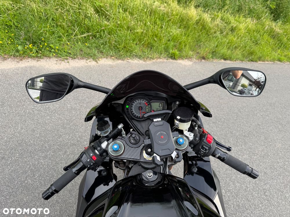 Suzuki GSX-R - 12
