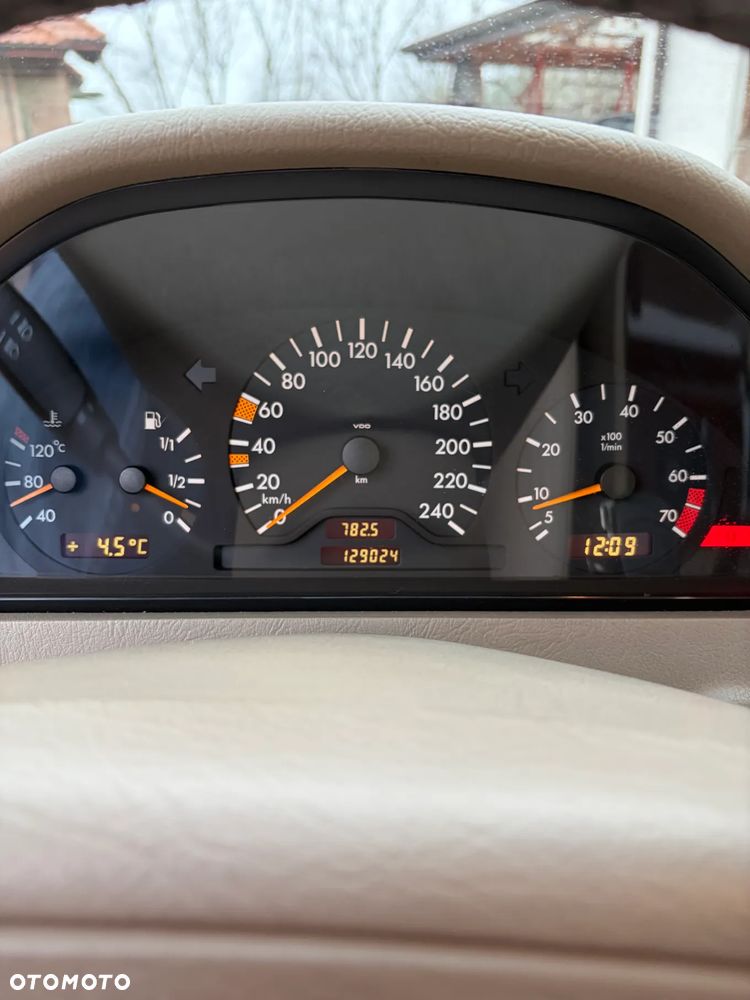 Mercedes-Benz Klasa C 200 T Elegance - 12