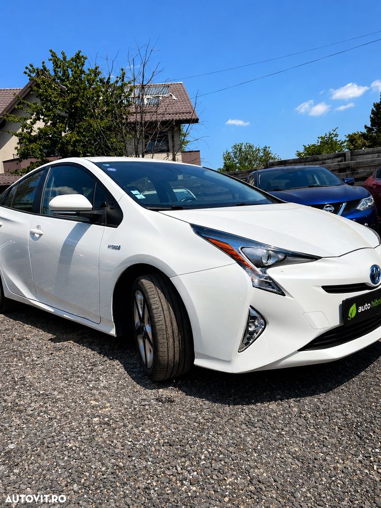 Toyota Prius Hybrid - 1
