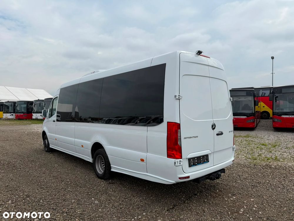 Mercedes-Benz Sprinter 517 - 8