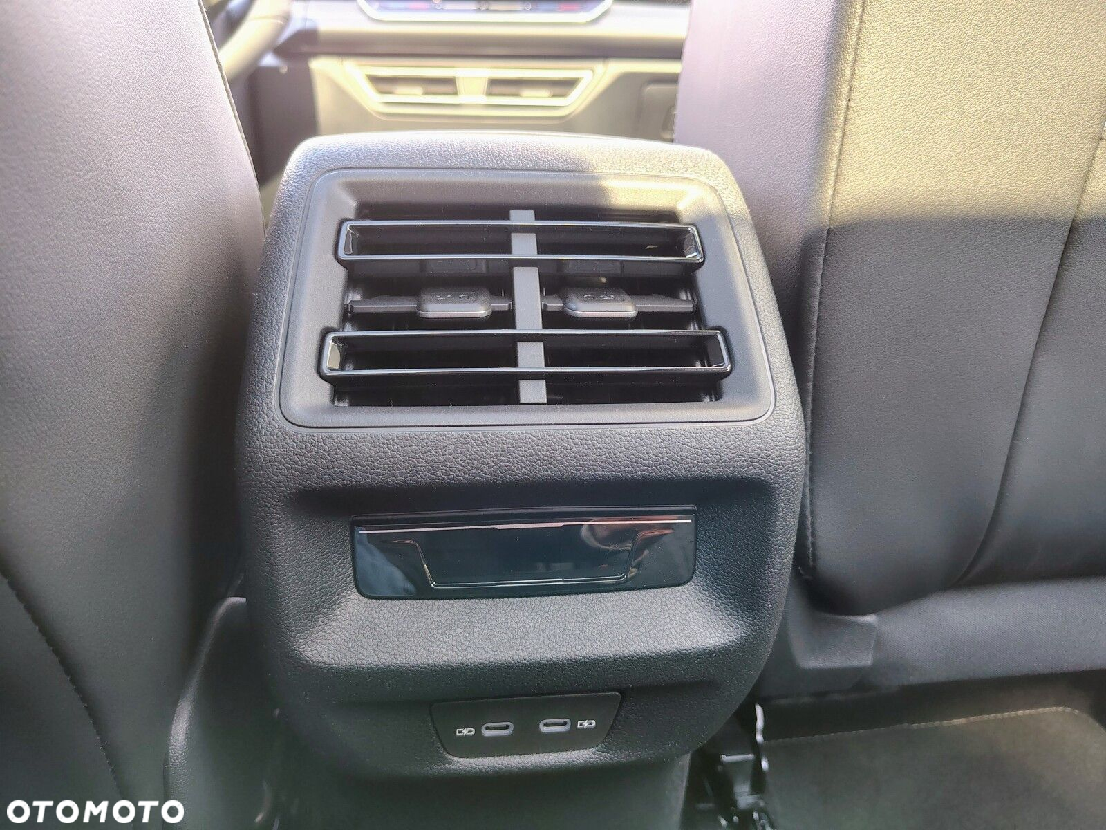 Volkswagen Tiguan - 25