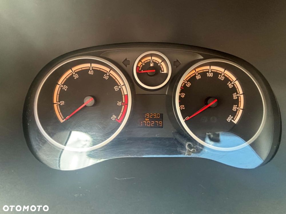 Opel Corsa 1.2 16V Enjoy - 8